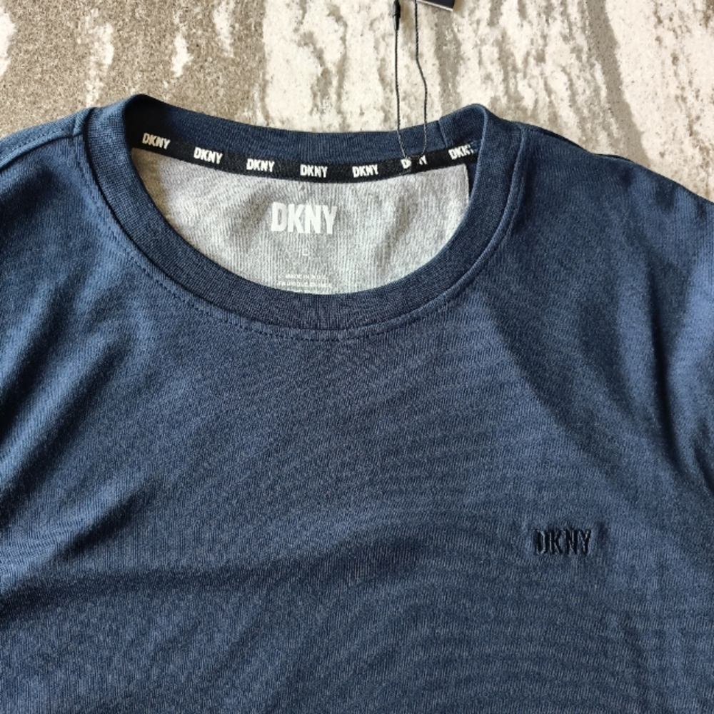 DKNY Men's Premium Solid T-shirt New Size Large
